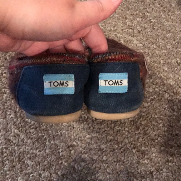 Toms - Picture 3 of 4
